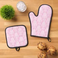 Elegant, Vintage, Victorian Damask Pink Oven Mitt & Pot Holder Set