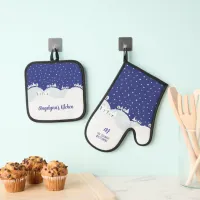 Peaceful winter forest with snow and snowflakes oven mitt & pot holder set