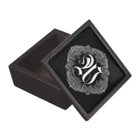 Elegant Goth Initial W Gift Box