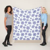 Blue and White Abstract Daisy Flower Pattern Fleece Blanket