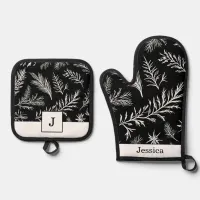 Pretty Black and White Leaf Pattern Chic Kitchen Oven Mitt & Pot Holder Set