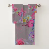 Floral pattern in vintage look on gray bath towel set