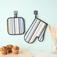 ... Oven Mitt & Pot Holder Set