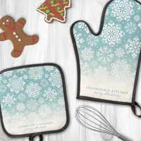 Winter Snowflakes on Blue Cute Ombre Christmas Oven Mitt & Pot Holder Set