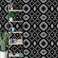 Contemporary Black and White Geometric Pattern Wallpaper