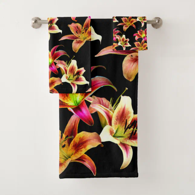 Elegant Trio of Yellow Pink Daylilies Floral Bath Towel Set