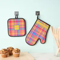 Hot Pink Plaid Personalized Oven Mitt & Pot Holder Set