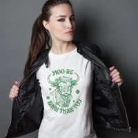 Funny Green Irish Highland Cow St Patricks Day T-Shirt