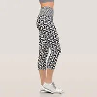 MonoMax Black+White Pattern Optical Swirl  Capri Leggings