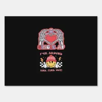 Hands Halloween Funny – Grabby Ghoul Sign