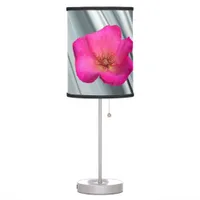 Felt pen roses lamp - metal and black bg