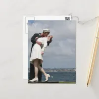 Sculpture Unconditional Surrender in San Diego Postcard