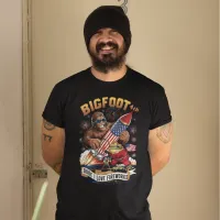 DUDE I LOVE FIREWORKS Bigfoots  T-Shirt