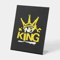 No King Vintage Style Pedestal Sign
