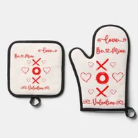 Valentine's XOXO with Hearts in Red | Oven Mitt & Pot Holder Set