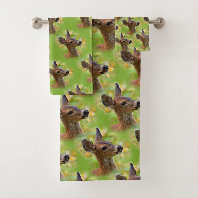 Vignetted Portrait of Smiling Blacktail Deer Fawn  Bath Towel Set