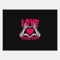 Funny Valentines Day Skeleton Heart Hands Sign