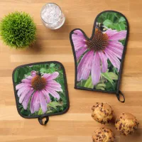 Bumblebee on Eastern purple Coneflower Oven Mitt & Pot Holder Set