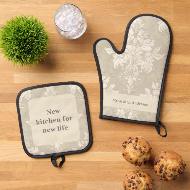 Elegant Chic Beige Damask Pattern Oven Mitt & Pot Holder Set